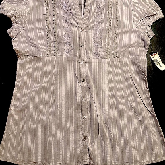 Lightweight lacy spring pastel button up short sleeve blouses - Picture 4 of 7
